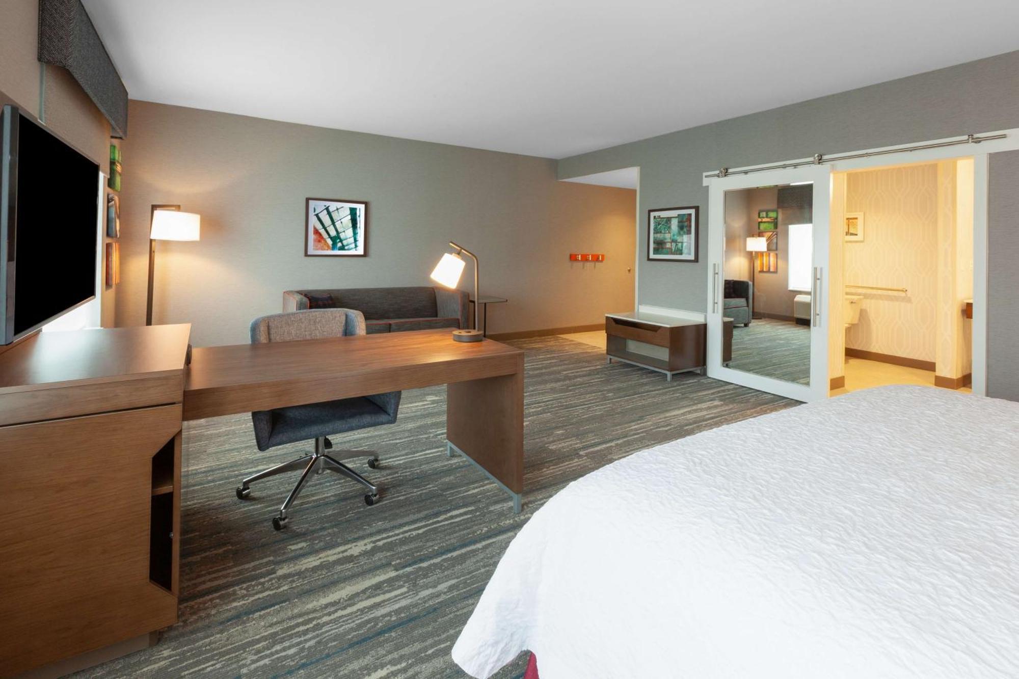Hampton Inn & Suites Bloomfield Hills Detroit Exterior photo